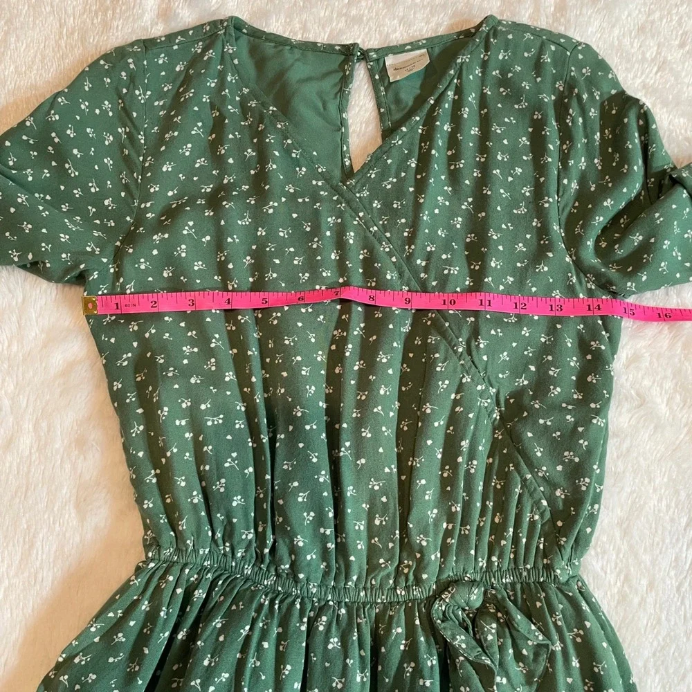 Abercrombie Kids Girls Dainty Green Floral Faux Wrap Long Sleeve Dress 13/14